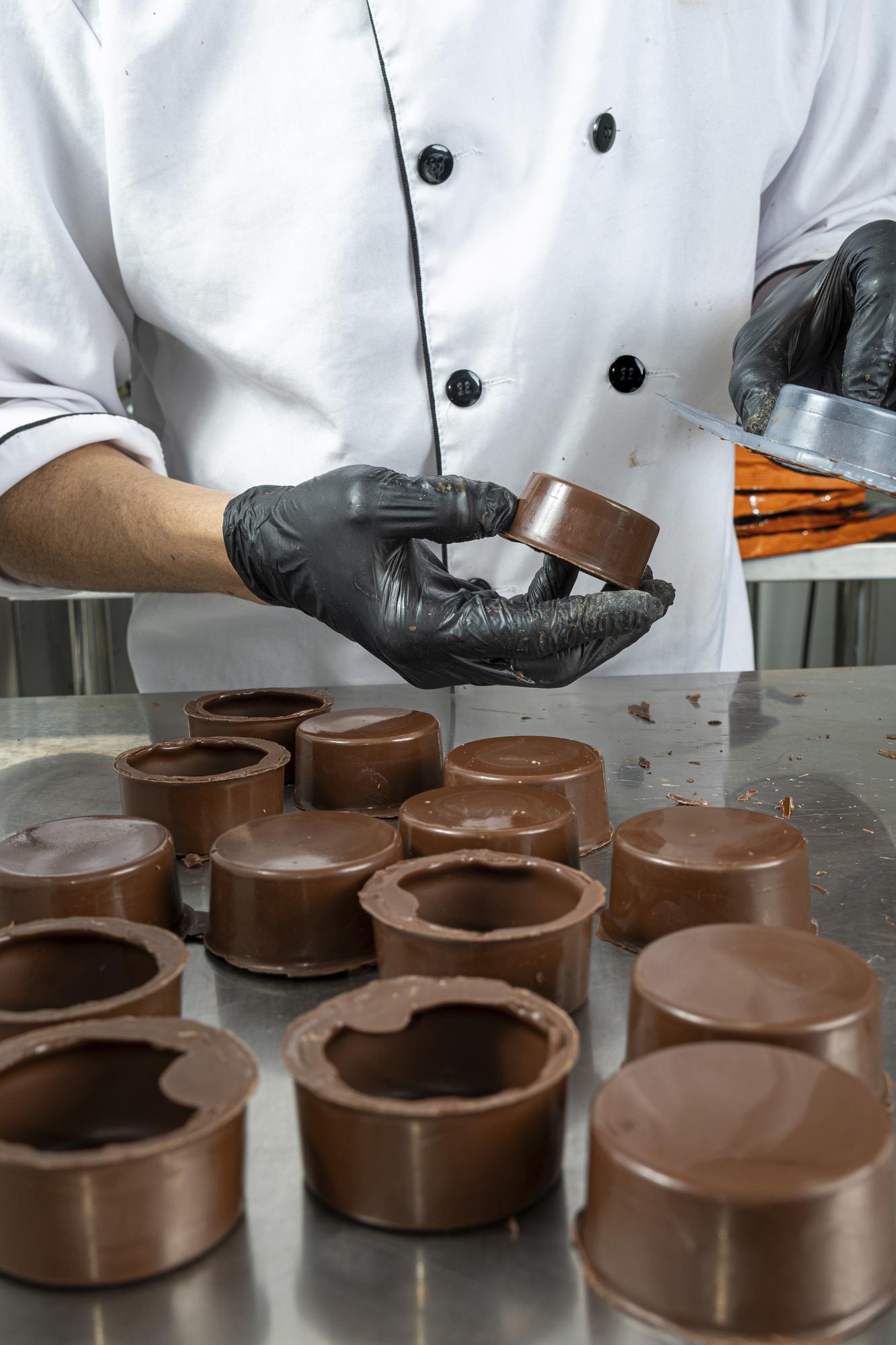 Dessert with precise chocolate work